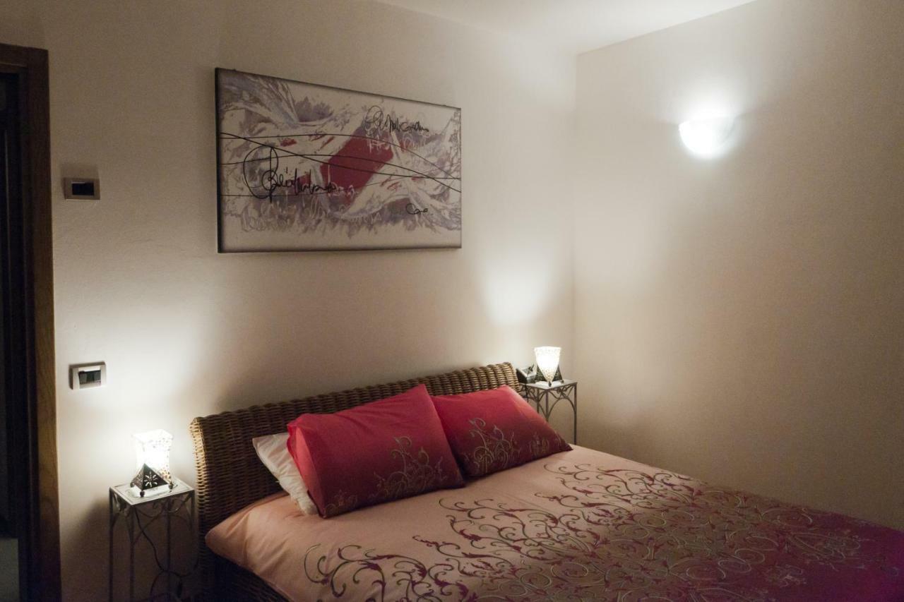 Casale Del Sole Garda Bed & Breakfast Monzambano Dış mekan fotoğraf