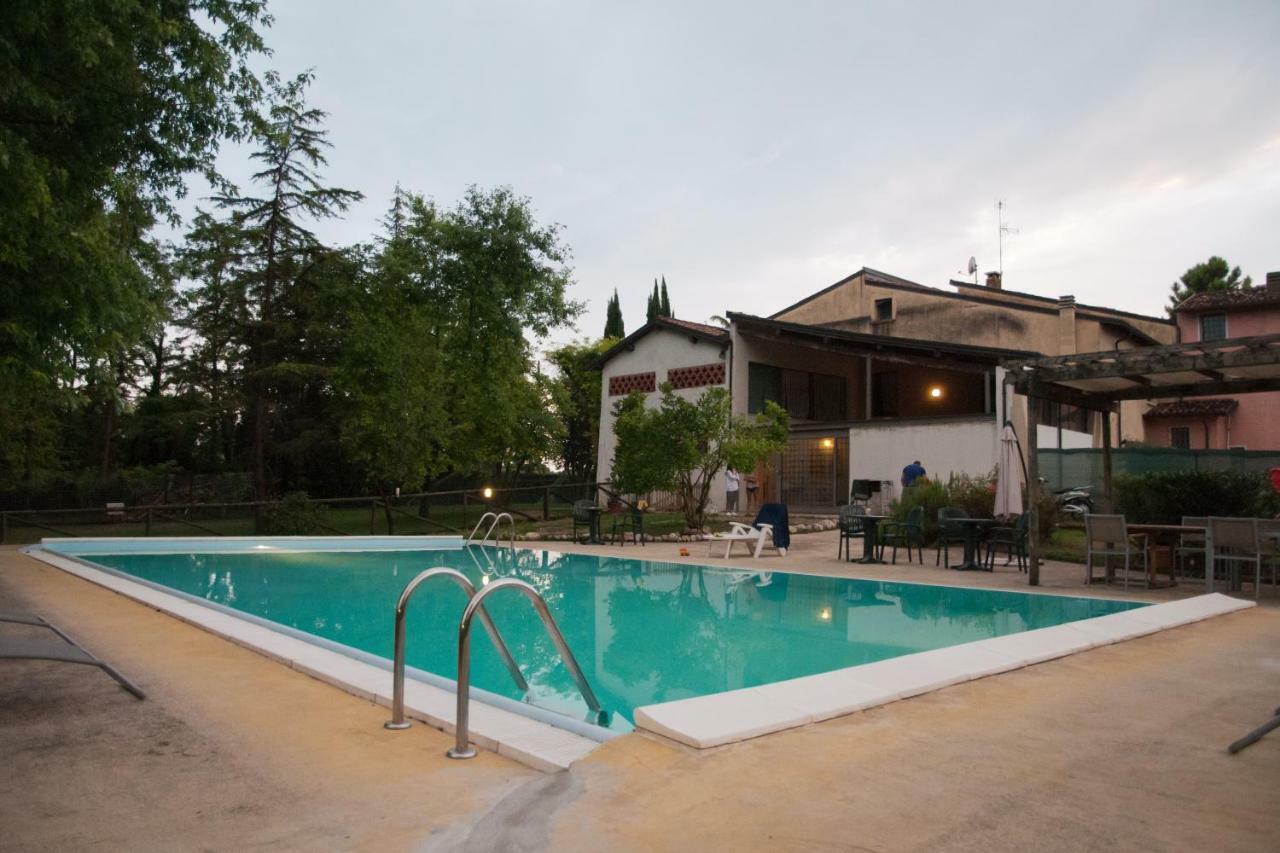 Casale Del Sole Garda Bed & Breakfast Monzambano Dış mekan fotoğraf