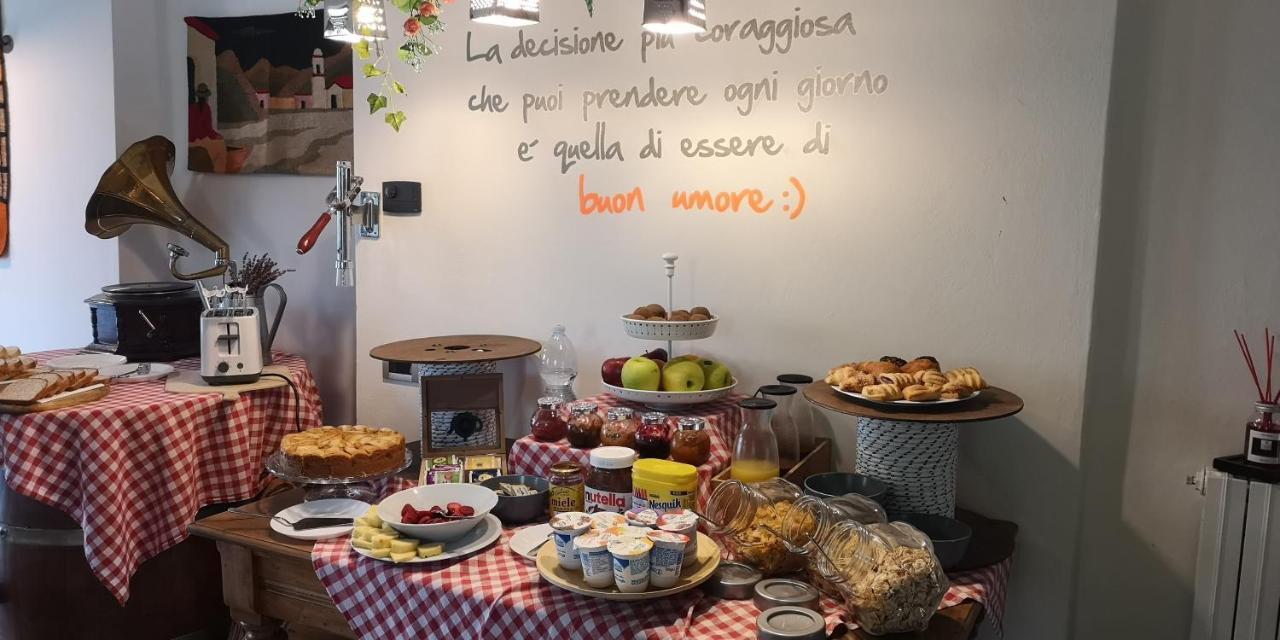 Casale Del Sole Garda Bed & Breakfast Monzambano Dış mekan fotoğraf